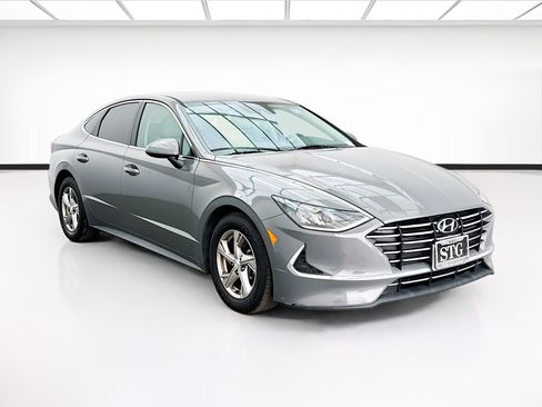 Used 2021 Hyundai Sonata SE w/ Preferred Accessory Package FWD image 3