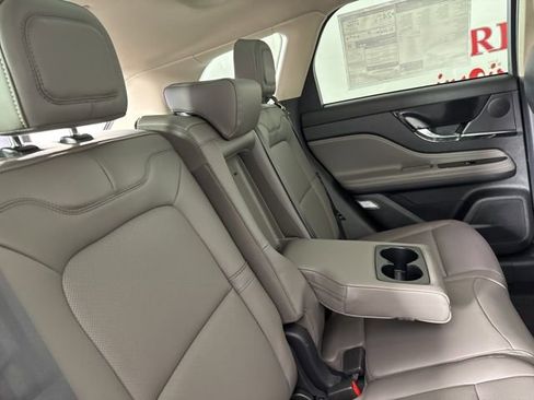 New 2026 Lincoln Corsair Premiere image 23