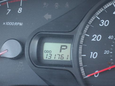 Used 2013 Toyota Sienna LE FWD image 25