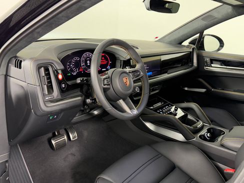 New 2026 Porsche Cayenne GTS image 4