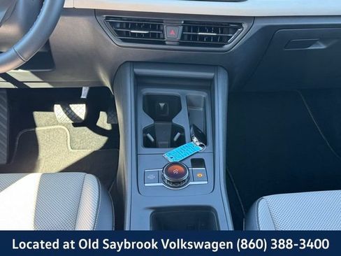 Used 2025 Volkswagen Tiguan SE AWD/4WD image 16