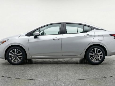 Used 2025 Nissan Versa SV image 4