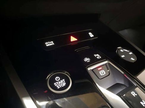 Used 2024 Audi Q4 e-tron Premium Plus w/ Premium Plus image 58