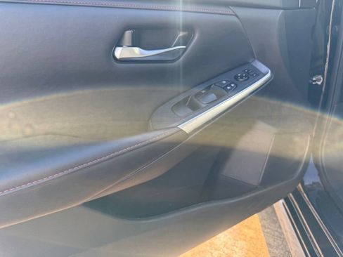 Used 2025 Nissan Sentra SR FWD image 4