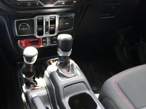 Used 2021 Jeep Wrangler Unlimited Rubicon AWD/4WD image 24