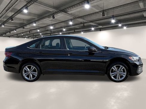 Used 2024 Volkswagen Jetta SE image 17