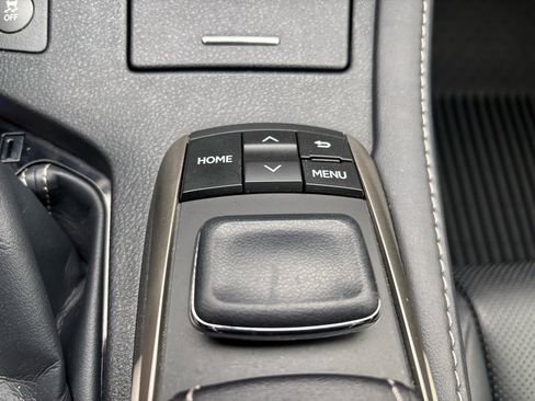 Used 2017 Lexus ES 300h image 27