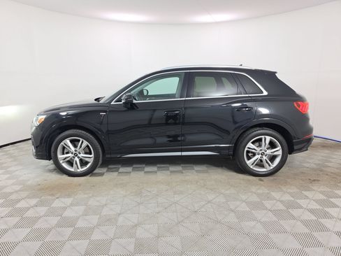 Certified 2022 Audi Q3 2.0T Premium Plus w/ Premium Plus Package AWD/4WD image 4