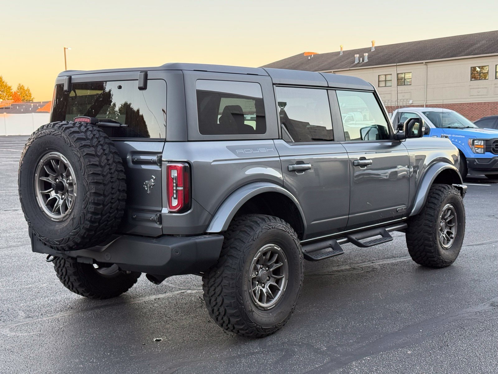 Used 2024 Ford Bronco Outer Banks AWD/4WD image 4