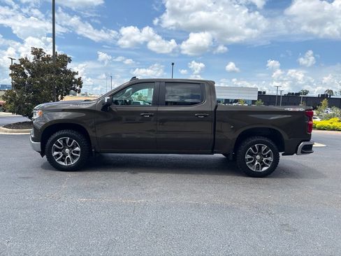 Used 2023 Chevrolet Silverado 1500 LT AWD/4WD image 9
