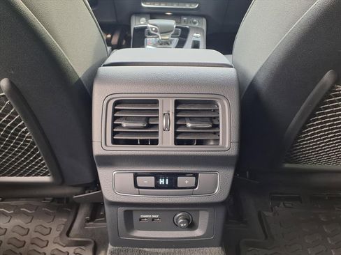 Used 2025 Audi Q5 2.0T Premium Plus w/ Premium Plus Package image 23