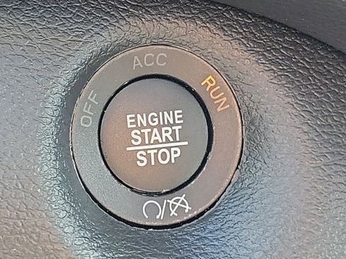 Used 2022 Jeep Cherokee Limited image 23