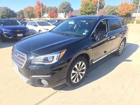 Used 2017 Subaru Outback 2.5i Touring image 6