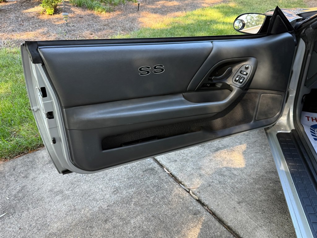 Used 1999 Chevrolet Camaro Z28 w/ SS Performance/Appearance Pkg RWD image 42