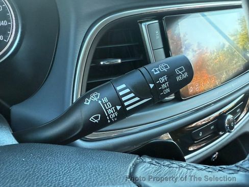 Used 2021 Buick Enclave Premium w/ Sun and Sites Package image 23