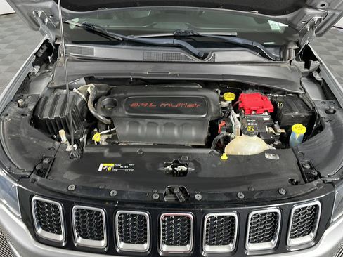 Used 2021 Jeep Compass Latitude w/ Convenience Group AWD/4WD image 3