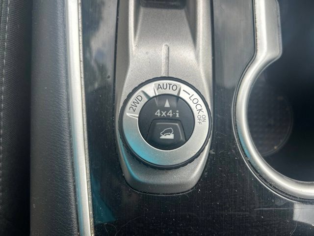 Used 2017 Nissan Pathfinder S AWD/4WD image 23