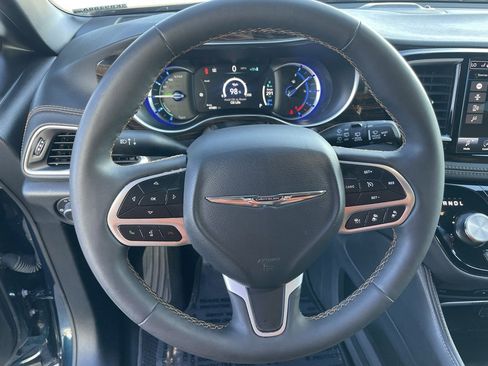 Used 2023 Chrysler Pacifica Pinnacle image 13