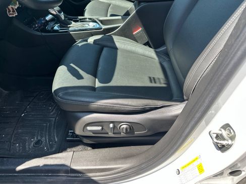 Used 2024 Buick Encore GX Sport Touring w/ Experience Buick Package FWD image 11