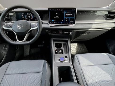 New 2026 Volkswagen Tiguan SE FWD image 5