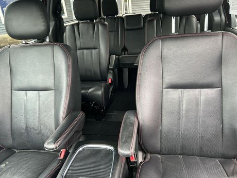 Used 2019 Dodge Grand Caravan GT FWD image 18
