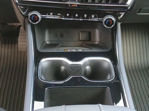 New 2026 Chevrolet Traverse LT w/ Driver Confidence Package image 13