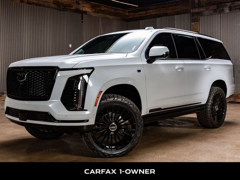 Used 2026 Cadillac Escalade Platinum Sport w/ LPO, Floor Liner Package image 5