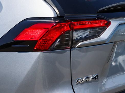 Used 2024 Toyota RAV4 XLE AWD/4WD image 9