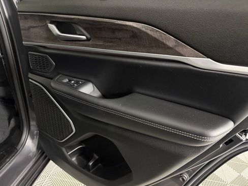 Used 2024 Jeep Grand Cherokee Limited 4xe w/ Luxury Tech Group II image 32