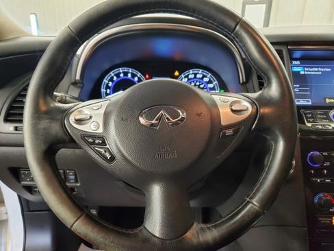 Used 2017 INFINITI QX70 AWD w/ Premium Package image 16
