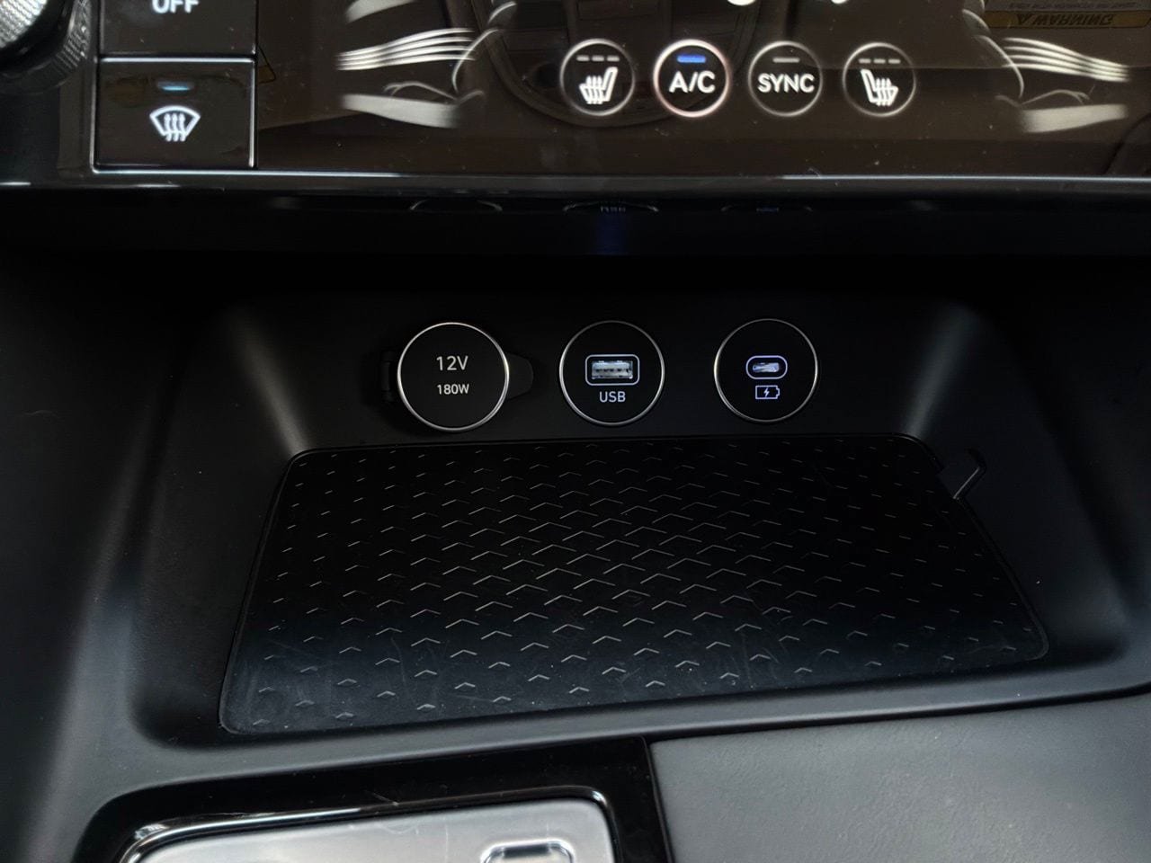 Used 2026 Genesis G70 2.5T RWD image 27