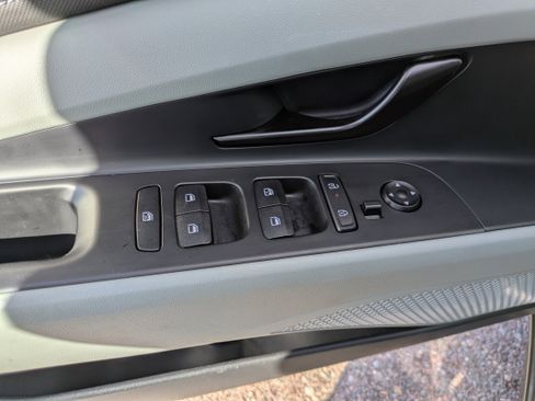 Certified 2024 Hyundai Elantra Limited image 18