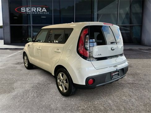 Certified 2018 Kia Soul image 2