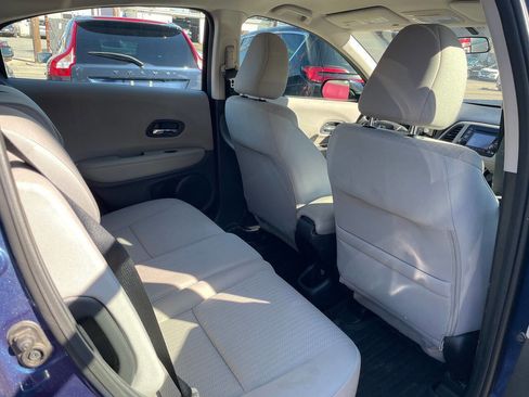 Used 2017 Honda HR-V LX image 12
