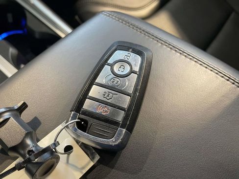 Used 2021 Ford Explorer Platinum w/ Equipment Group 601A AWD/4WD image 44
