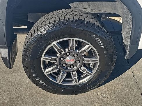 Certified 2024 GMC Sierra 1500 AT4 w/ AT4 Preferred Package image 8