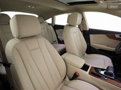 Used 2022 Audi A5 2.0T Premium image 26