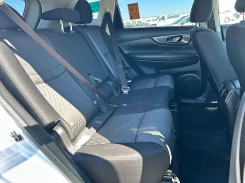 Used 2020 Nissan Rogue SV image 15