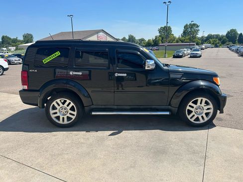 Used 2011 Dodge Nitro Heat w/ Chrome Accents Group AWD/4WD image 4
