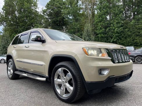 Used 2012 Jeep Grand Cherokee Overland Summit AWD/4WD image 25