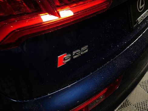 Used 2018 Audi SQ5 Prestige w/ Prestige Package image 9