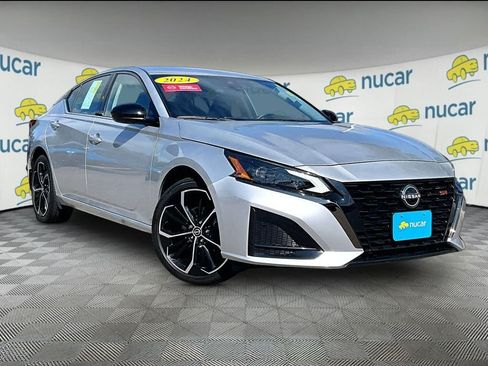 Used 2024 Nissan Altima 2.5 SR AWD/4WD image 1