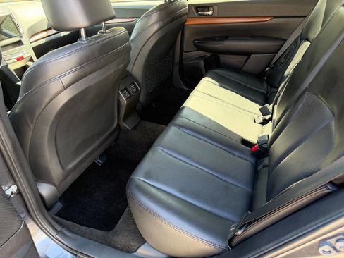 Used 2013 Subaru Outback 2.5i Limited w/ Moonroof Pkg image 19