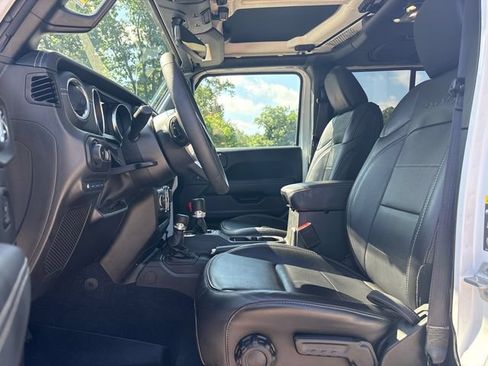 Used 2023 Jeep Wrangler Unlimited Sahara AWD/4WD image 35
