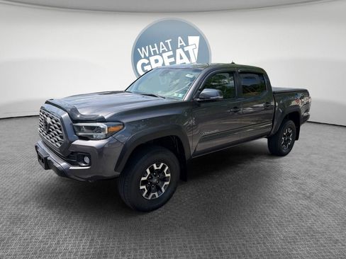 Certified 2020 Toyota Tacoma TRD Off-Road AWD/4WD image 8