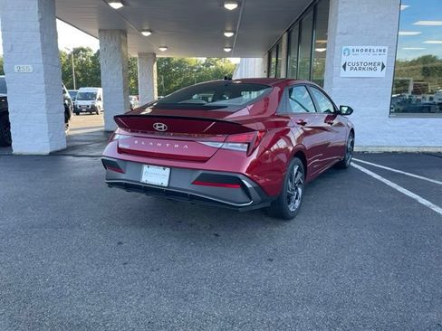 Used 2025 Hyundai Elantra Sport FWD image 5
