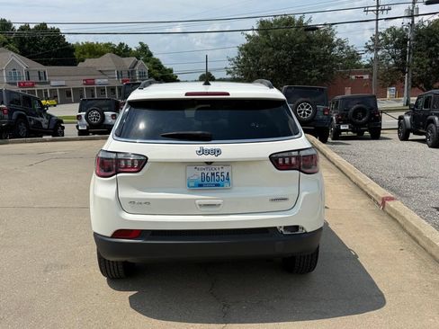 Used 2018 Jeep Compass Latitude w/ Popular Equipment Group AWD/4WD image 7