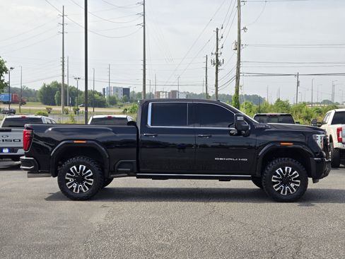 Used 2024 GMC Sierra 2500 Denali Ultimate w/ Max Trailering Package AWD/4WD image 7
