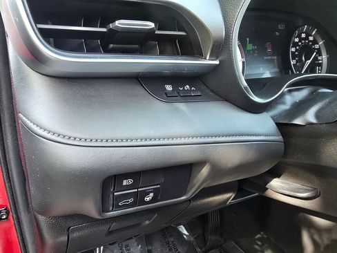 Used 2021 Toyota Highlander Limited AWD/4WD image 20
