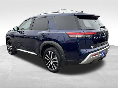 Used 2024 Nissan Pathfinder Platinum w/ Cargo Package image 3